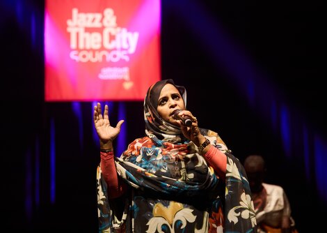 2. Act in der SZENE Salzburg: Noura Mint Seymali | © Henry Schulz 