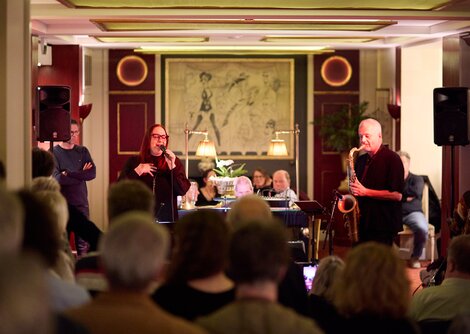 Pre-Opening Jazz&theCitysounds 15.10.2025 Nane Frühstückl Trio in der Sketch Bar, Hotel Bristol | © Henry Schulz