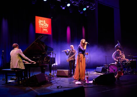 Eröffnung Jazz&theCitysounds 16.10.2025: David Helbock‘s Random/Control feat. Filippa Gojo in der SZENE Salzburg | © Henry Schulz