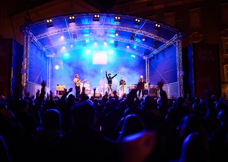 Pambele - Global Groove inmitten der Altstadt  | © Henry Schulz 