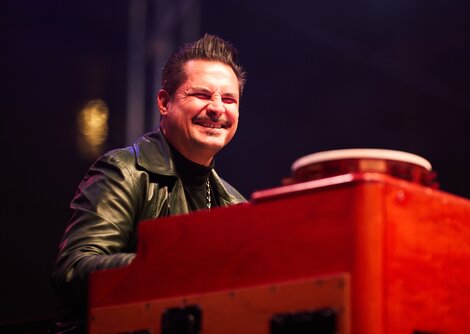 Raphael Wressnig am Residenzplatz auf der OpenAir-Bühne | © Henry Schulz