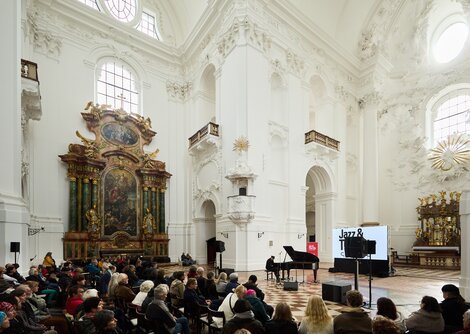 Johanna Summer & Malakoff Kowalski in der Kollegienkirche | © Henry Schulz
