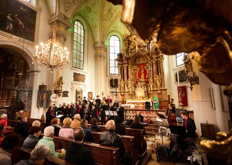 Galiläachor & Müllner Cantorey, Mellow Jazz Trio feat.Simon Hladik und Juri Bell in der Pfarrkirche Mülln | © Henry Schulz