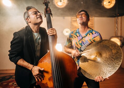 Adam Ben Ezra und Michael Olivera am 17. 10. in der Szene Salzburg | © Diego Garcia