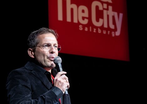 Andreas Gfrerer bei der Eröffnung in der Szene Salzburg | © Andreas Kolarik