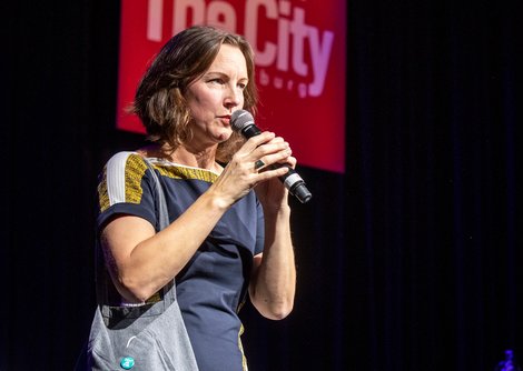 Intendantin Tina Heine bei der Eröffnung | © Andreas Kolarik