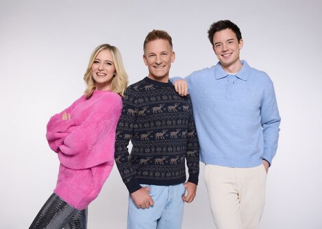 Ö3-Weihnachtswunder-Moderatorationteam 2025: Tina Ritschl, Andi Knoll und Philipp Hansa | © Thomas Unterberger