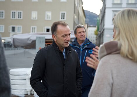 Bürgermeister Bernhard Auinger im Gespräch mit Tina Ritschl | © Stadt:Salzburg/Rocio Escabosa