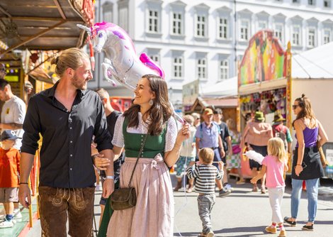Benjamin Lürzer und Lisa Schlager am Rupertikirtag 2023 | © wildbild