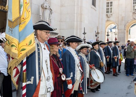Die Salzburger Bürgergarde feuerte Salutschüsse bei der Eröffnung | © Andreas Kolarik