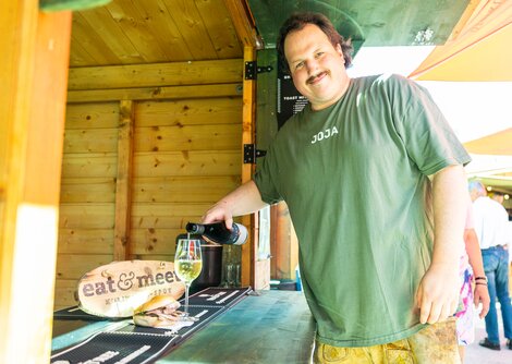 Salzburger Rupertikirtag Schmankerl am Joja-Stand von Josef Hauser am Mozartplatz | © wildbild