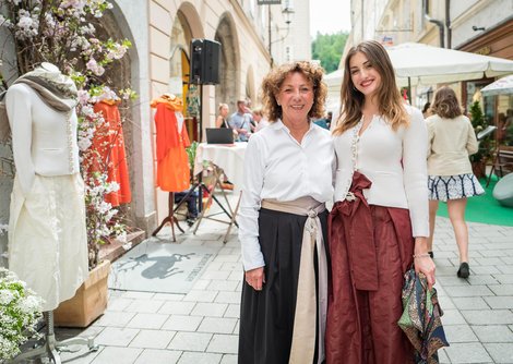 links im Bild: Unternehmerin Andrea Eberle - Anspruchsvolle Klassik | © Foto Neumayr/Leo