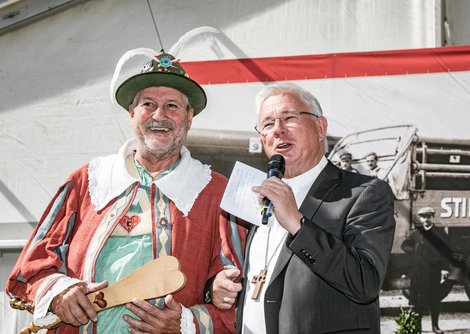 Salzburger Rupertikirtag: Salzburger Hanswurst mit dem Erzbischof Dr. Franz Lackner | © Wildbild
