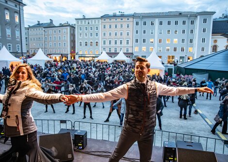Tanzkurs mit Manuela Stöckl und Florian Gschaider vom Danceteam Emotion | © Wildbild