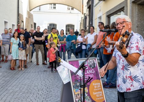 64 Acts beleben die Gassen und Plätze in der Altstadt | © Andreas Kolarik