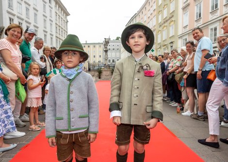 Der Alte Markt inmitten der Altstadt Salzburg war Kulisse für die Modenschau  | © Andreas Kolarik