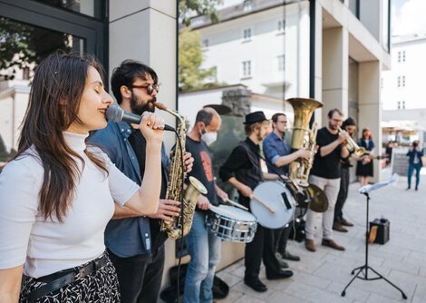 Feschak Orkeztra tourt durch die Altstadt beim VIELKLANG 11. und 12. Juni 2021 | © Niko Zuparic