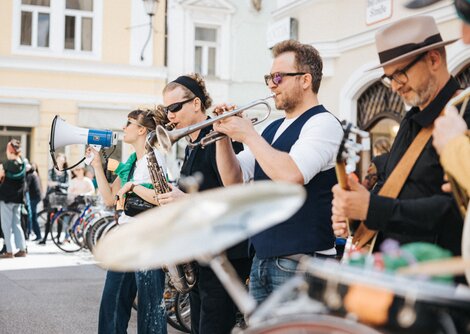 MMC-mobile music club spielt in der Linzer Gasse auf | © Niko Zuparic