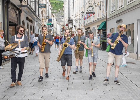 Die Ranzler ziehen spielend durch die Linzer Gasse | © Andreas Kolarik