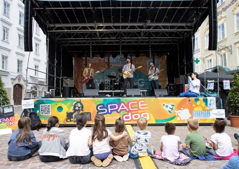 Speziell Familien mit Kindern erwartet ein originelles und kreatives Bühnenprogramm  | © Andreas Kolarik