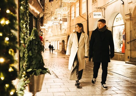 Ab 20. November 2025: Idyllische Weihnachtsbeleuchtung in der Altstadt Salzburg | © Nico Zuparic