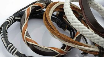 Lederarmbänder | © Gemini Salzburg