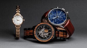 Foto von drei Holzkern-Uhren | © Time for Nature GmbH