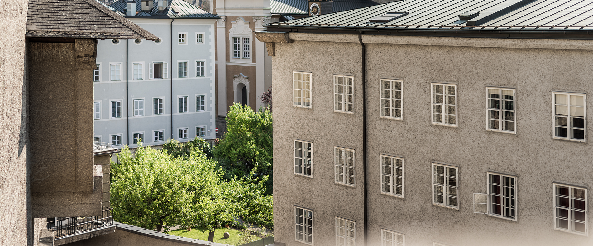 Blick auf den Garten vom Franziskanerkloster in Salzburg | © Die Abbilderei
