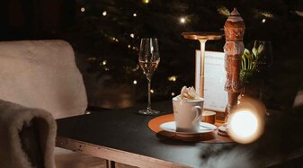 winterlich dekorierter Tisch | © Hotel Sacher