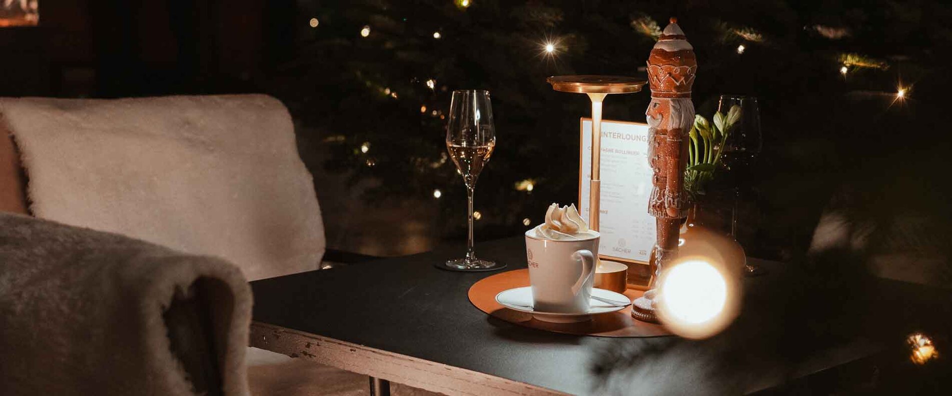winterlich dekorierter Tisch | © Hotel Sacher