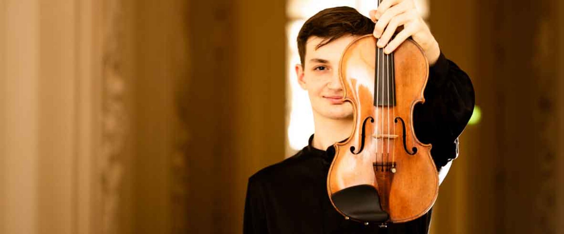 Leonhard Baumgartner (Violine) | © Julia Wesely