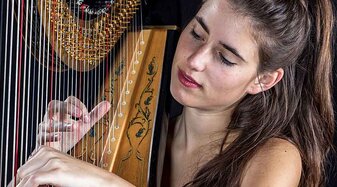  Serafina Jaffé (Harfe)  | © Peter Purgar