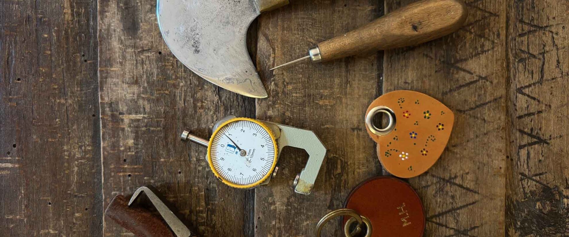 Werkzeuge für Lederbarbeitung | © CR