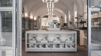 Innenaufnahme des Cafés 220 Grad Rupertinum | © Karin Pasterer