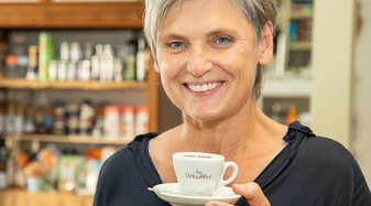 Foto von Erna Reichinger vom Röstzimmer | © Andreas Kolarik