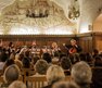 Ein Ensemble auf der Bühne | © SalzburgHighlights.com