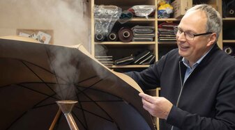 Herr Kirchtag mit Schirm | © Andreas Kolarik