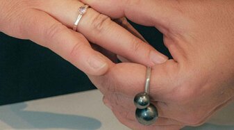 Hände mit Ringen | © Lukas Maier