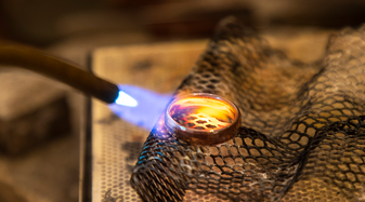 Ein Trauring entsteht. | © Andreas Kolarik