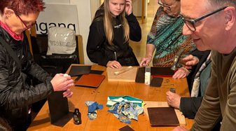 Mousepad-Workshop im Lederhaus Schliesselberger | © Lederhaus Schliesselberger
