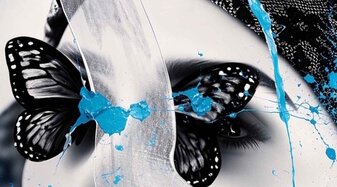 Schmetterling über Gesicht von Frau | © Jürgen Norbert Fux