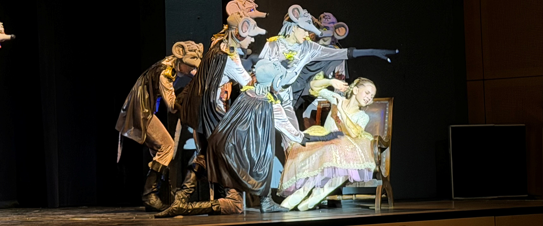 Foto einer Aufführung des Kinderballetts | © Munich Young Ballett