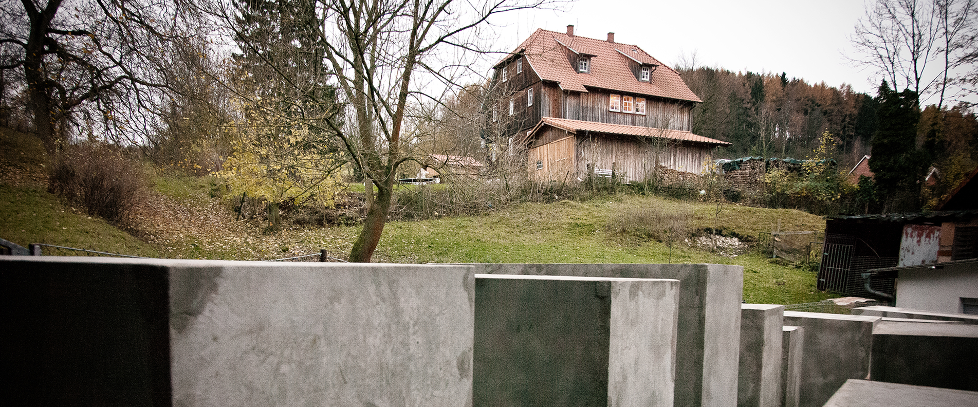 Foto eines alten Hauses | © Zentrum für politische Schönheit