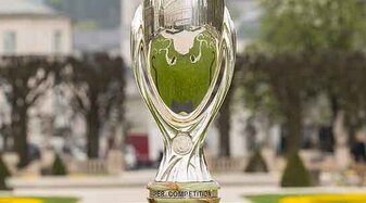 UEFA Super Cup Pokal  | © wildbild