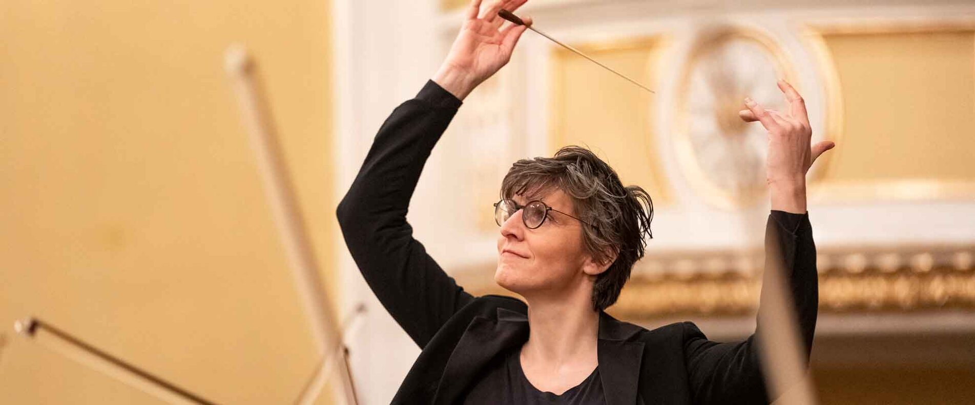 Elisabeth Fuchs dirigiert | © Erika Mayer