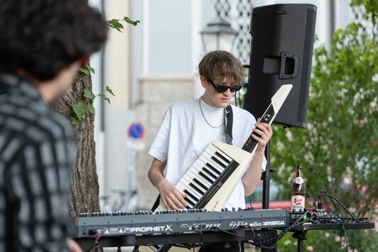 2 Musiker mit Instrumenten | © Valentin Czihak