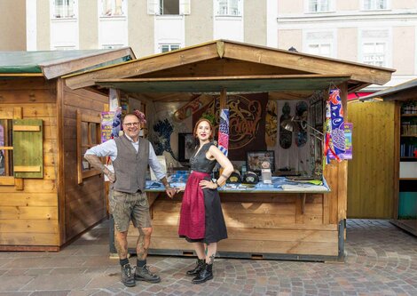 Naked Trust Tatoo Stand am Salzburger Rupertikirtag | © Christoph Haid