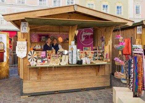 Ladies Circle Stand am Salzburger Rupertikirtag | © Christoph Haid