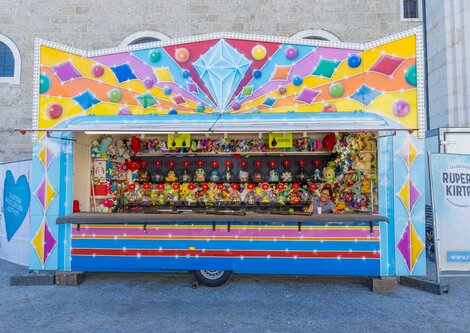 Korkenschiessen Stand am Salzburger Rupertikirtag | © Christoph Haid