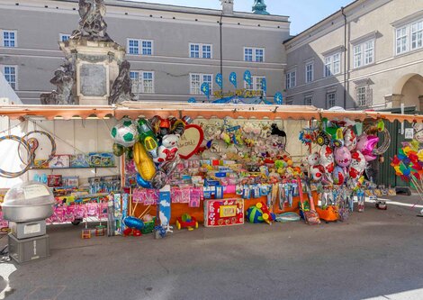 Spielwaren Dimmer Stand am Salzburger Rupertikirtag | © Christoph Haid